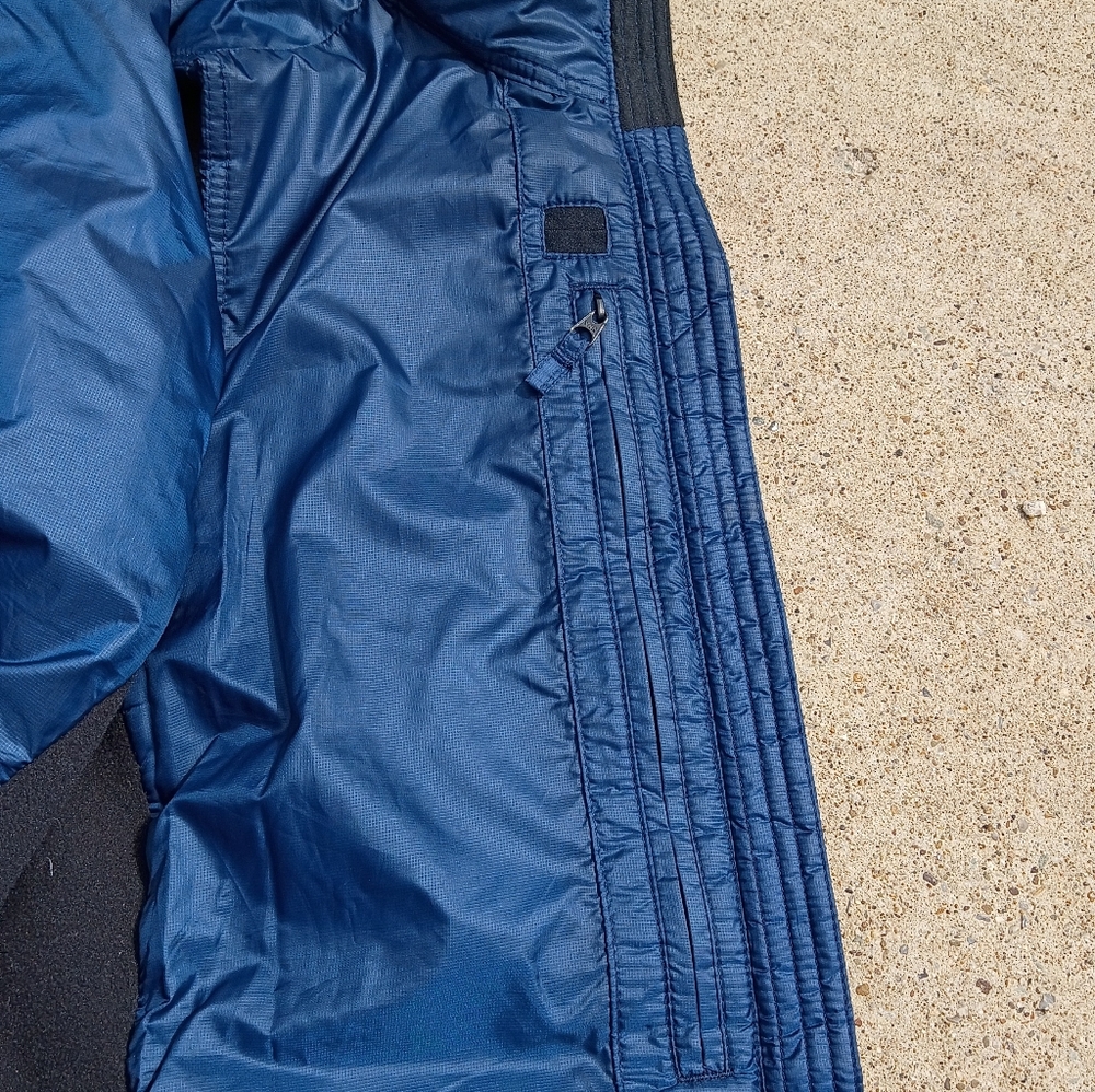 L.L.Bean 505280 Women's Small Blue Zip Hooded Packaway Primaloft Longer Vest - Picture 6 of 12